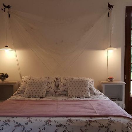 Chambres D'Hotes La Joubertie Salon Екстериор снимка